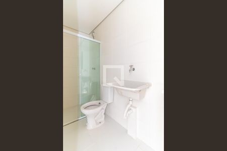 Banheiro/Lavanderia de kitnet/studio para alugar com 1 quarto, 32m² em Jardim Sabará, São Paulo