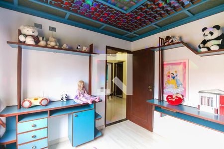 Casa à venda com 357m², 4 quartos e 6 vagasQuarto 2