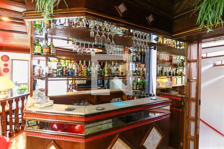 Casa à venda com 357m², 4 quartos e 6 vagasDetalhe Sala