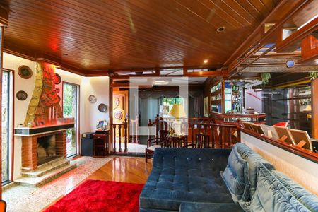 Casa à venda com 357m², 4 quartos e 6 vagasSala