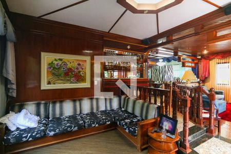 Casa à venda com 357m², 4 quartos e 6 vagasSala