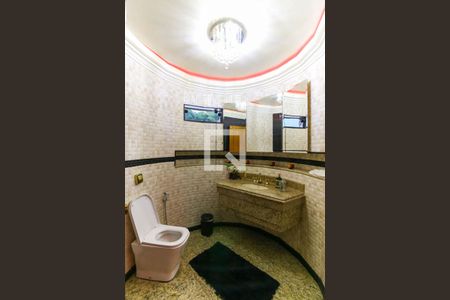 Casa à venda com 357m², 4 quartos e 6 vagasLavabo