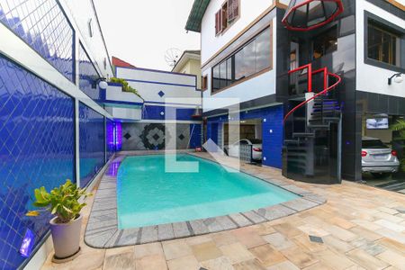 Casa à venda com 357m², 4 quartos e 6 vagasPiscina