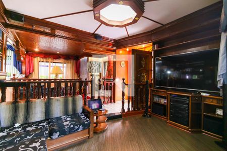 Casa à venda com 357m², 4 quartos e 6 vagasSala