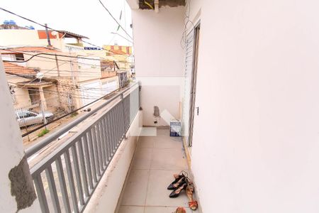 Casa para alugar com 300m², 2 quartos e 1 vaga Casa para alugar com 300m², 2 quartos e 1 vagaSacada do Quarto 2