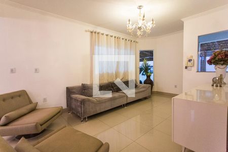 Sala 1 de casa para alugar com 4 quartos, 200m² em Jardim Europa, Uberlândia