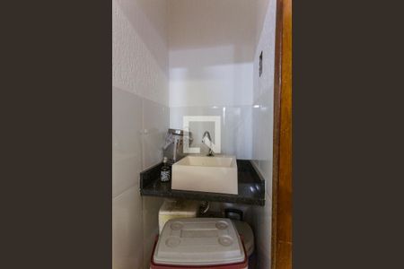 Casa para alugar com 200m², 4 quartos e 3 vagasBanheiro da Edícula