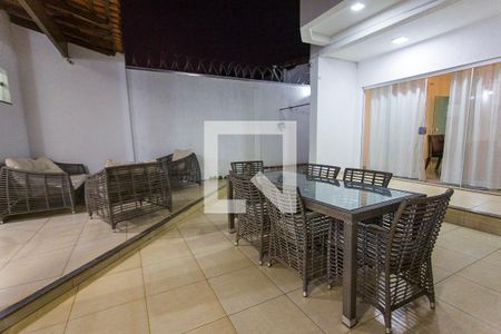 Casa para alugar com 200m², 4 quartos e 3 vagasQuintal