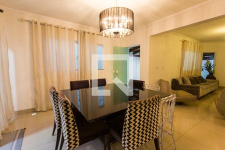 Sala 1 de casa para alugar com 4 quartos, 200m² em Jardim Europa, Uberlândia