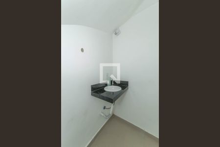 Lavabo de casa para alugar com 2 quartos, 100m² em Vila Nair, São Paulo