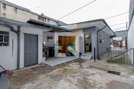 Casa à venda com 260m², 3 quartos e 5 vagas Casa à venda com 260m², 3 quartos e 5 vagasQuintal - Área de Serviço