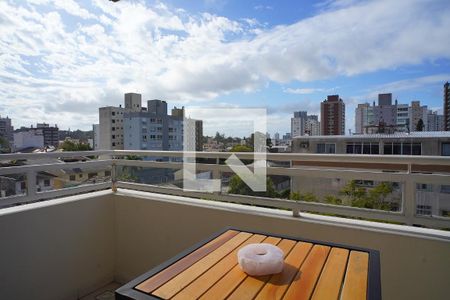 Sala - Varanda de apartamento à venda com 1 quarto, 46m² em Passo da Areia, Porto Alegre