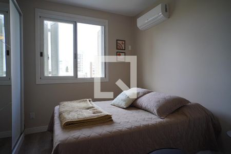 Quarto  de apartamento à venda com 1 quarto, 46m² em Passo da Areia, Porto Alegre