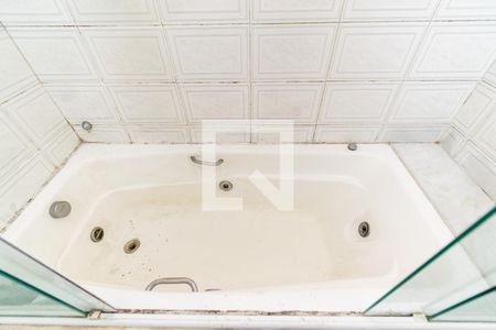 Casa à venda com 300m², 3 quartos e 4 vagasBanheiro da Suíte 1