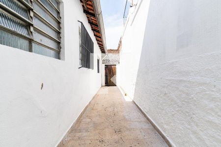 Casa à venda com 300m², 3 quartos e 4 vagasCorredor Lateral Externo