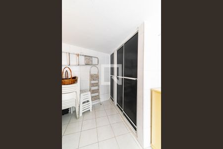 Casa à venda com 200m², 3 quartos e 2 vagasQuarto Fundos