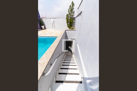 Casa à venda com 200m², 3 quartos e 2 vagasEscada 