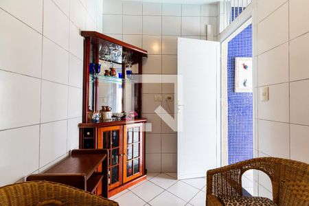 Casa à venda com 200m², 3 quartos e 2 vagasQuarto Serviço 2