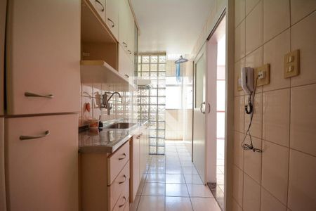 Apartamento para alugar com 67m², 2 quartos e 1 vagaCozinha