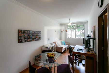 Sala de apartamento à venda com 2 quartos, 64m² em Colégio Batista, Belo Horizonte