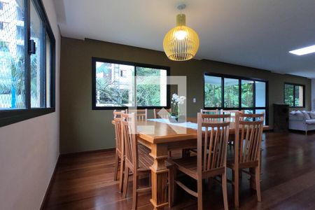 Apartamento à venda com 170m², 3 quartos e 2 vagas Apartamento à venda com 170m², 3 quartos e 2 vagasSala