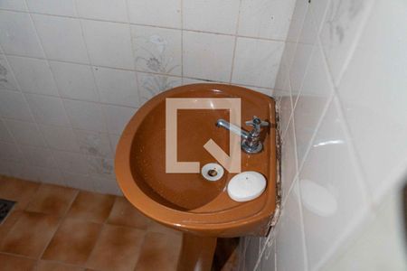 Banheiro de apartamento para alugar com 1 quarto, 46m² em São Domingos, Niterói