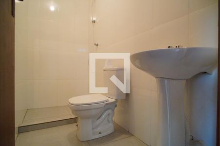 Banheiro de casa à venda com 1 quarto, 40m² em Rubem Berta, Porto Alegre