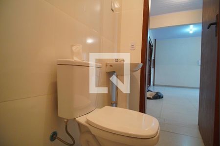 Banheiro de casa à venda com 1 quarto, 40m² em Rubem Berta, Porto Alegre