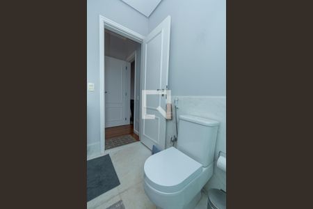 Apartamento à venda com 350m², 3 quartos e 5 vagasBanheiro da Suíte 1