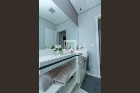 Apartamento à venda com 350m², 3 quartos e 5 vagasBanheiro da Suíte 1