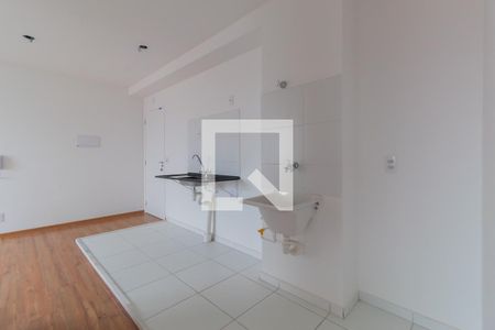 Cozinha e Área de Serviço de apartamento à venda com 2 quartos, 40m² em Paraíso do Morumbi, São Paulo