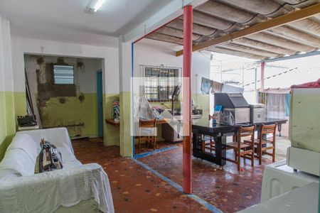 Casa à venda com 240m², 2 quartos e 1 vagaÁrea de Serviço