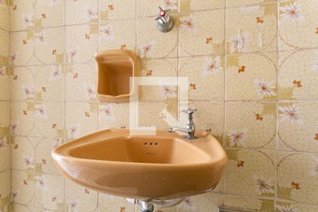 Casa à venda com 120m², 2 quartos e 2 vagasBanheiro de Serviço