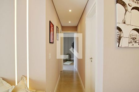 Corredor de apartamento para alugar com 2 quartos, 57m² em Parque Assuncao, Taboão da Serra