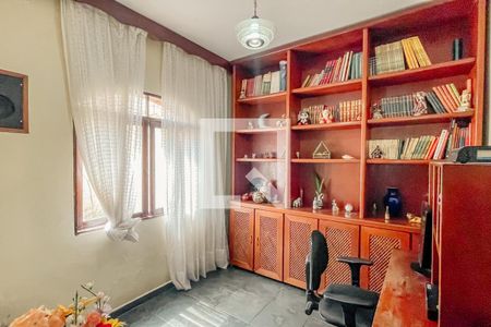 Casa à venda com 352m², 3 quartos e 2 vagasEscritório 