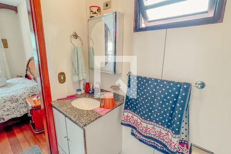 Casa à venda com 352m², 3 quartos e 2 vagasSuíte Banheiro 