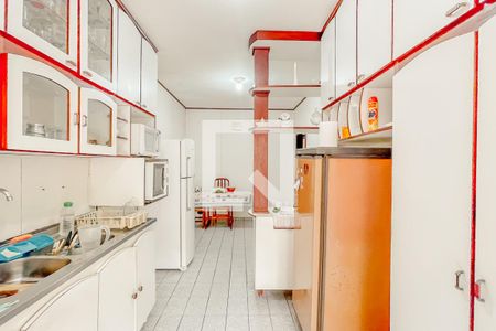 Casa à venda com 352m², 3 quartos e 2 vagasCozinha 