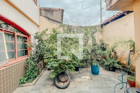 Casa à venda com 352m², 3 quartos e 2 vagasQuintal 