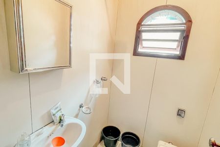 Casa à venda com 352m², 3 quartos e 2 vagasBanheiro de Serviço