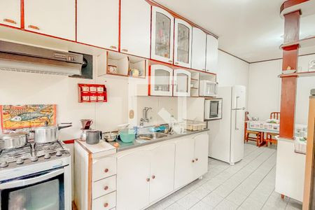 Casa à venda com 352m², 3 quartos e 2 vagasCozinha 