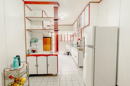 Casa à venda com 352m², 3 quartos e 2 vagasCozinha 