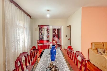 Casa à venda com 352m², 3 quartos e 2 vagasSala 