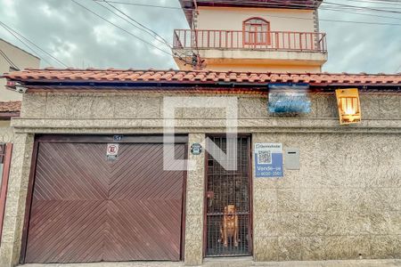 Casa à venda com 352m², 3 quartos e 2 vagasFachada 