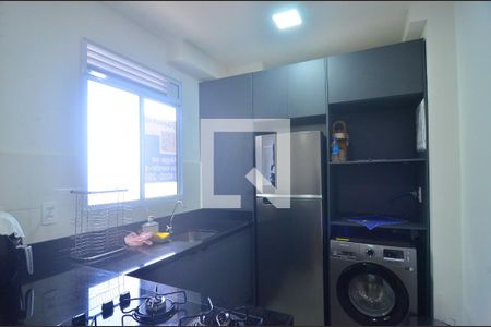 Cozinha de apartamento à venda com 2 quartos, 45m² em Igara, Canoas