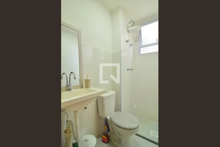 Banheiro de apartamento à venda com 2 quartos, 45m² em Igara, Canoas