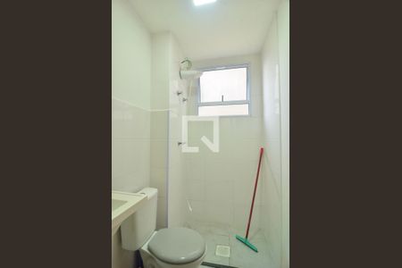 Banheiro de apartamento à venda com 2 quartos, 45m² em Igara, Canoas