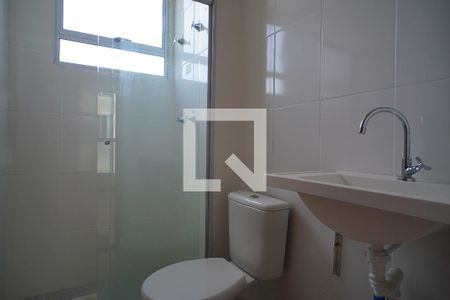 Banheiro de apartamento à venda com 2 quartos, 42m² em Protásio Alves, Porto Alegre