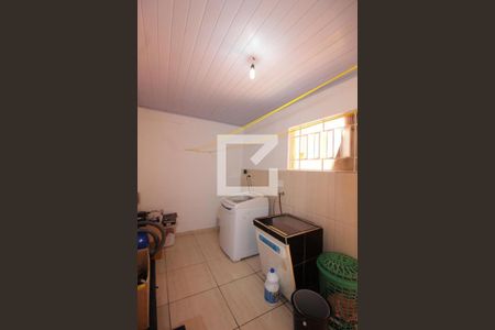 Casa à venda com 168m², 2 quartos e 4 vagasQuarto de Serviço