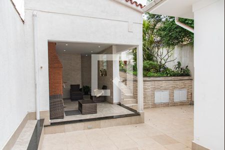 Casa à venda com 300m², 5 quartos e 3 vagasQuintal