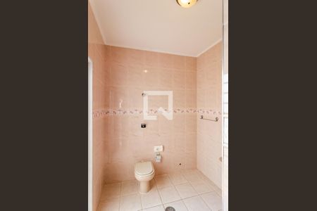 Casa à venda com 344m², 5 quartos e 5 vagas Casa à venda com 344m², 5 quartos e 5 vagasBanheiro Social 2